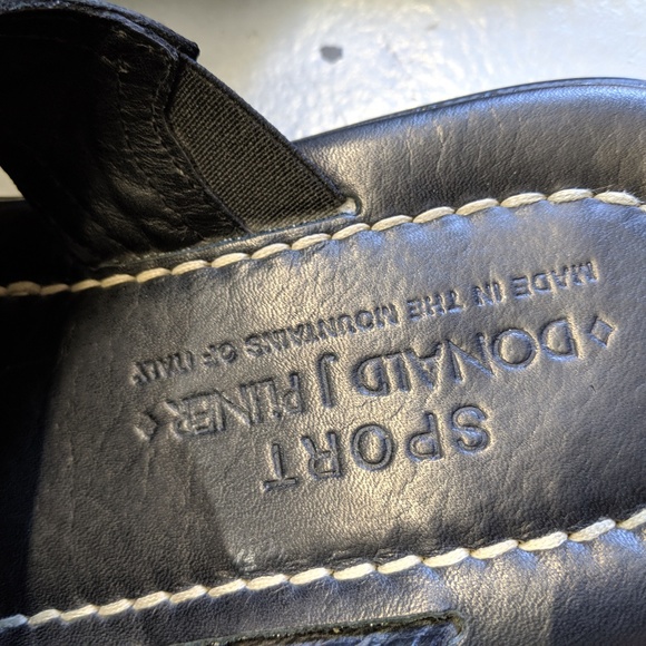 Donald J. Pliner  Leather Sandal - Picture 2 of 8